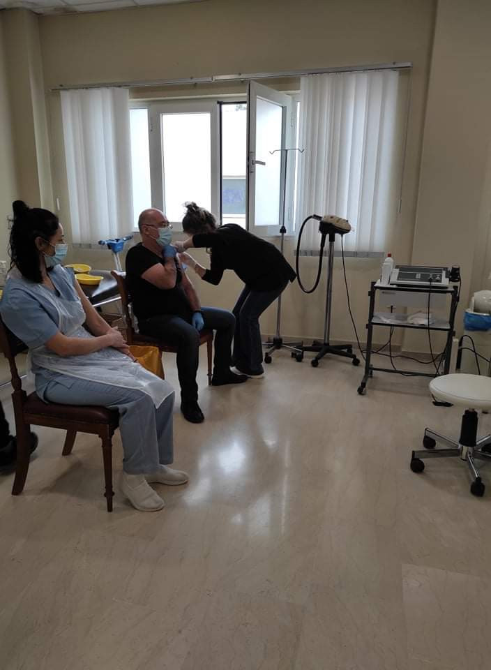 Εμβολιασμός για τον κορωνοϊό στο Ίδρυμα Χρονίως Πασχόντων