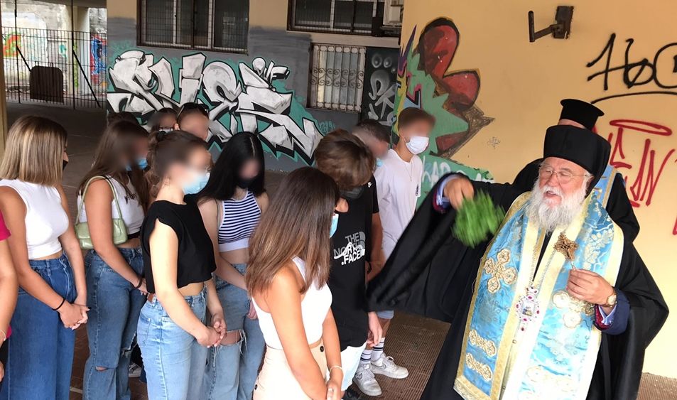 Schools open with masks, self tests and books