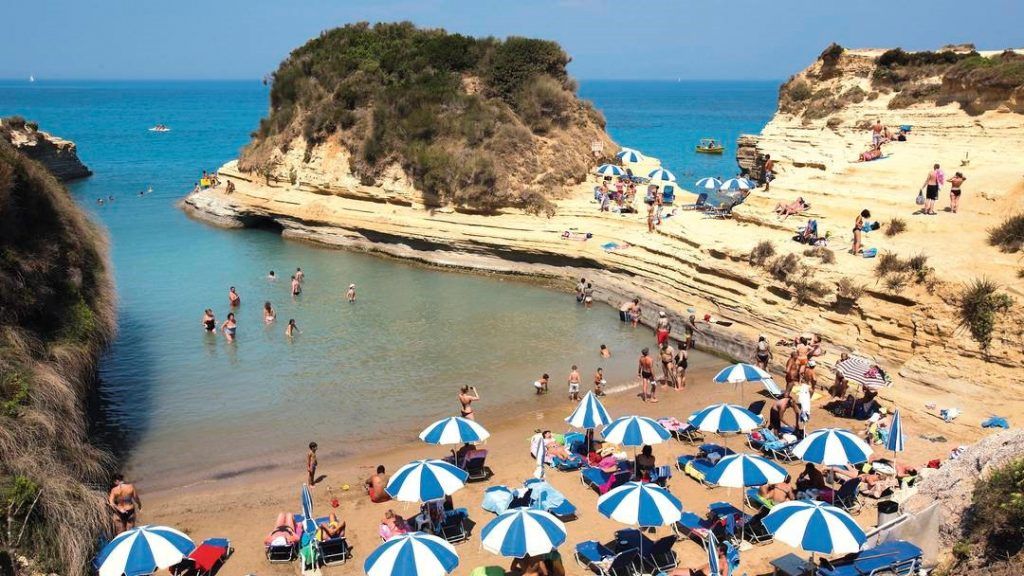 Corfu΄s 10 Blue Flag beaches for 2021
