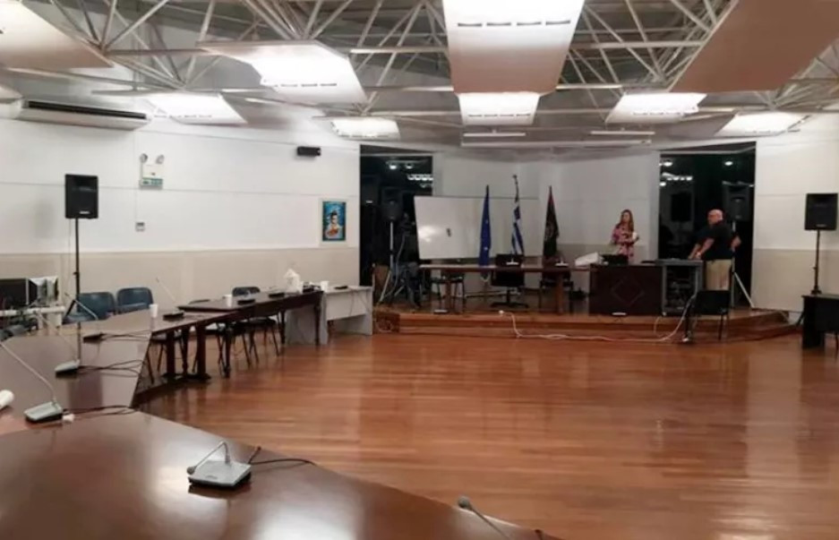Ναυάγησε η συνεδρίαση του δημοτικού συμβουλίου Κεντρικής Κέρκυρας