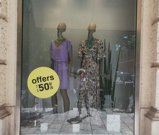 Έλεγχοι στα εμπορικά καταστήματα της Κέρκυρας για τις πινακίδες εκπτώσεων