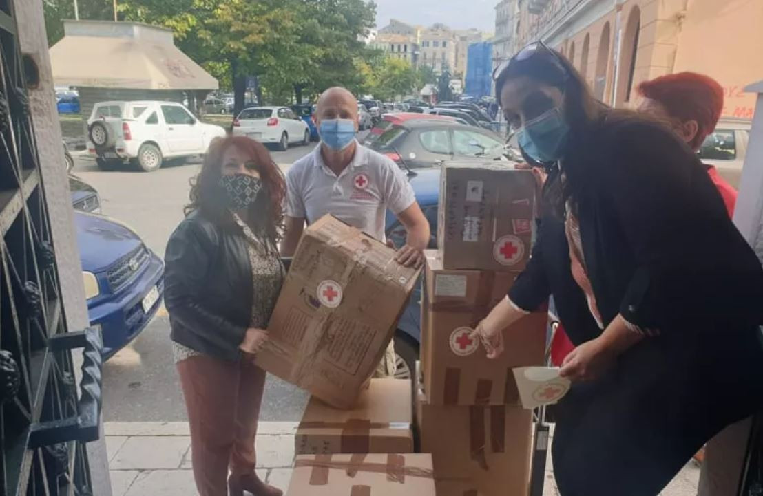 Συλλογή τροφίμων από τον Ερυθρό Σταυρό Κέρκυρας