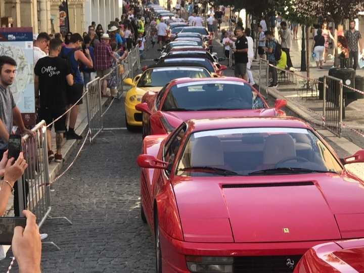 Congestion in the pedestrian precinct with....Ferraris!