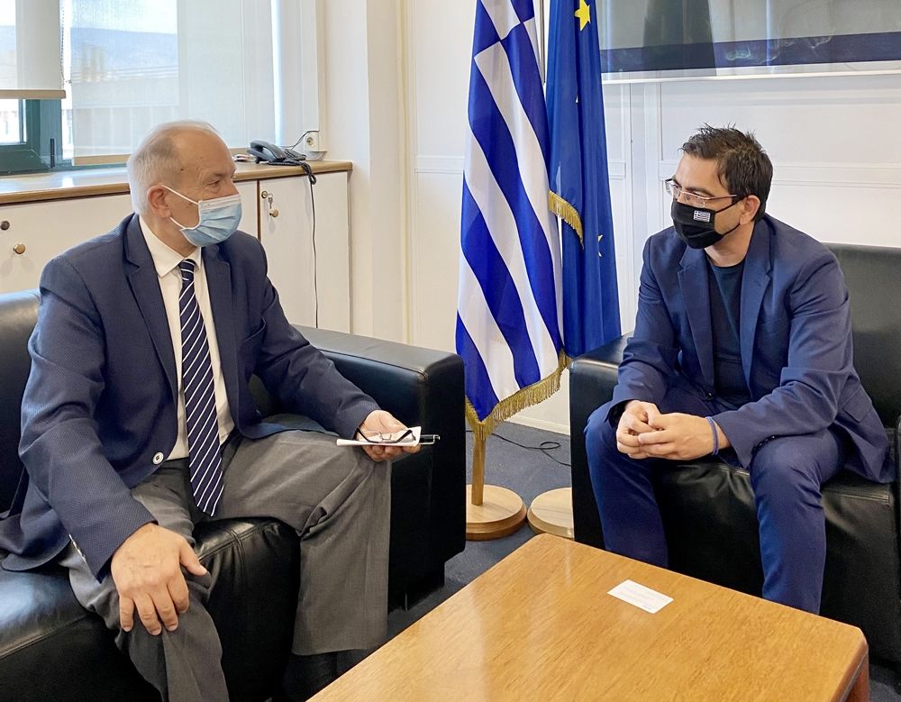 Για την κοινότητα Ρομά της Κέρκυρας μίλησε ο Στ. Γκίκας με τον Γ.Γ. Κοινωνικής Αλληλεγγύης