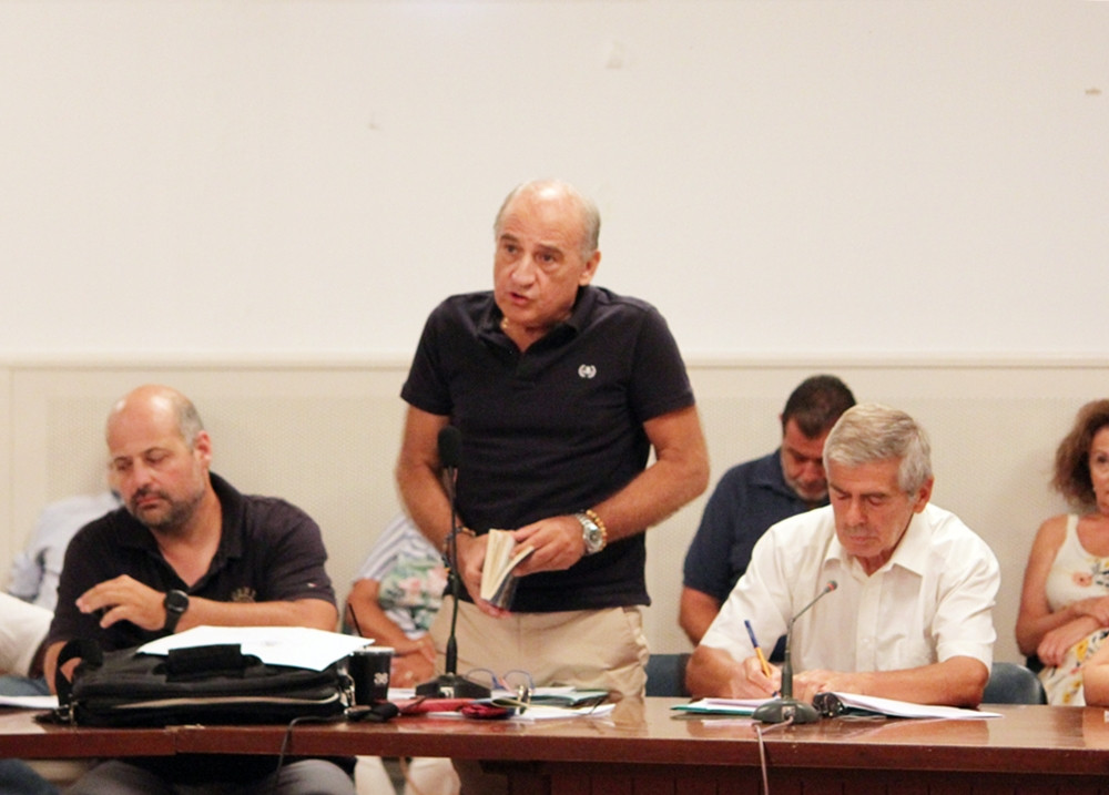 Απαντήσεις από τη Δήμαρχο για τις απευθείας αναθέσεις ζητά ο Γ. Καλούδης