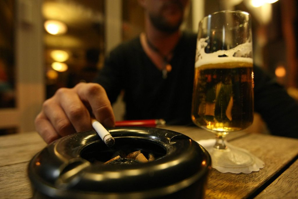 20 smoking fines in Corfu
