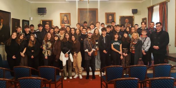 Επίσκεψη μαθητών στην Αναγνωστική Εταιρεία Κέρκυρας (photos)
