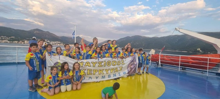 Οι μικροί κολυμβητές του ΝΑΥΣΙΘΟΟΥ στο 19ο κύπελλο, στα Ιωάννινα