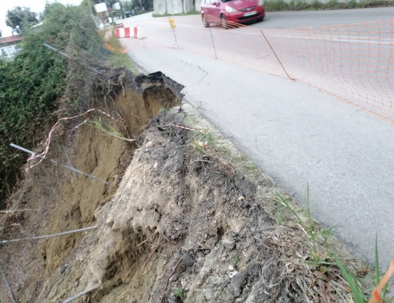 Perama road closed due to subsidence
