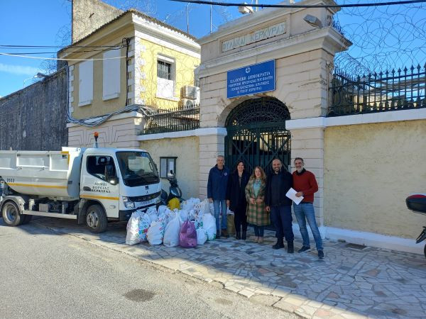 300kg clothing for prison inmates from North Corfu Municipality