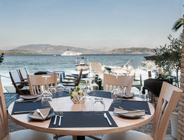 «Σαρώνει» το Toula’s Seaside: Στη λίστα με τα 100 καλύτερα εστιατόρια πανελλαδικά!